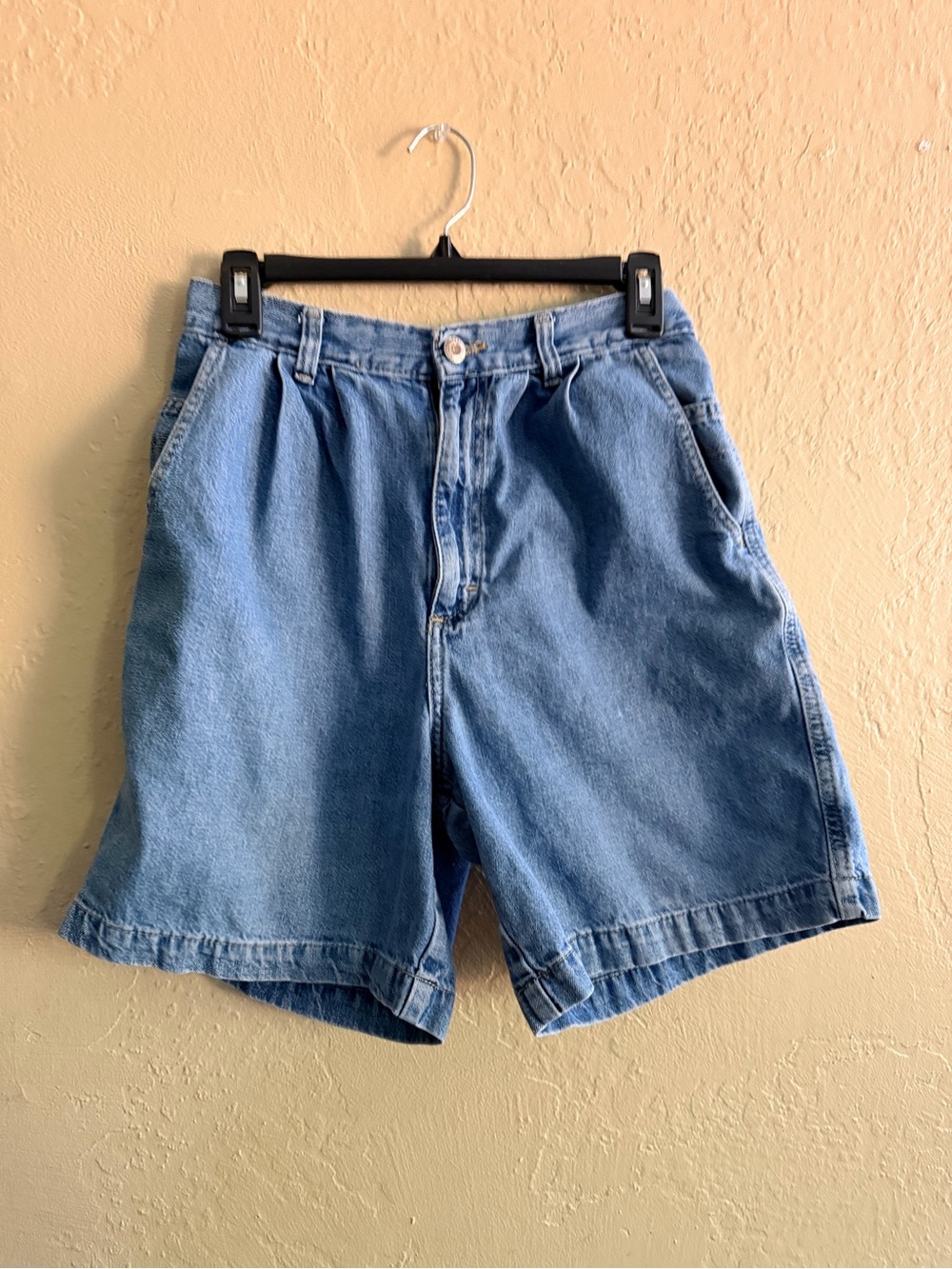 Vintage Crossroads Relaxed High-Waist Light Blue Denim Shorts for Women